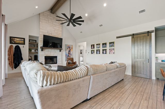 6048 Bella Terra Lane, Godley, TX 76044