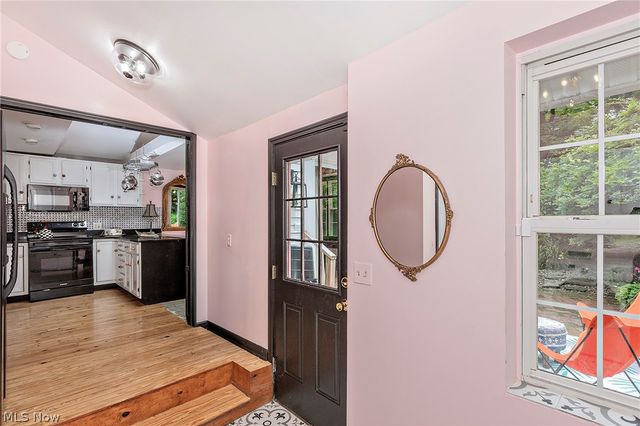 15879 Hemlock Road, Chagrin Falls, OH 44022