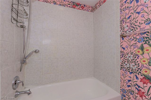 15879 Hemlock Road, Chagrin Falls, OH 44022