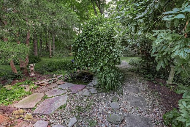 15879 Hemlock Road, Chagrin Falls, OH 44022