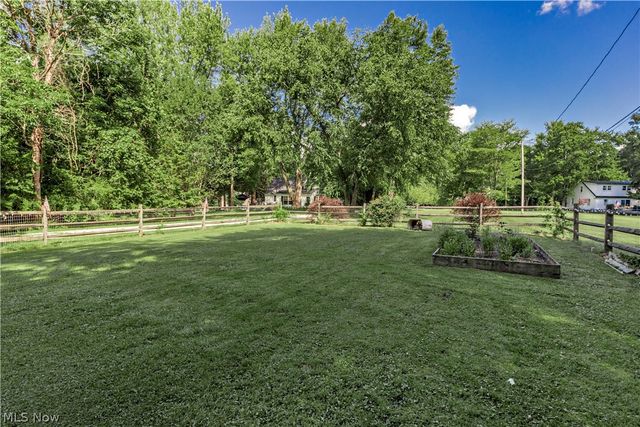15879 Hemlock Road, Chagrin Falls, OH 44022