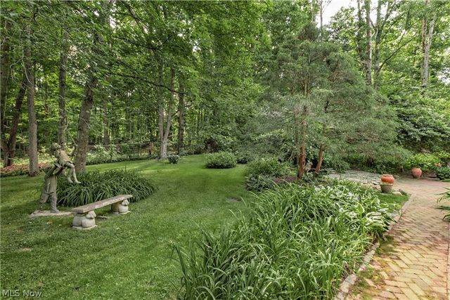15879 Hemlock Road, Chagrin Falls, OH 44022