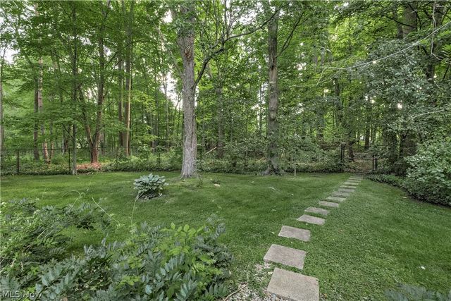 15879 Hemlock Road, Chagrin Falls, OH 44022