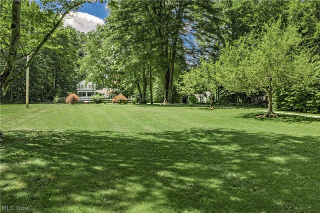 15879 Hemlock Road, Chagrin Falls, OH 44022