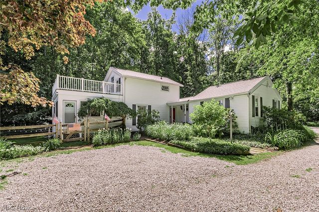 15879 Hemlock Road, Chagrin Falls, OH 44022