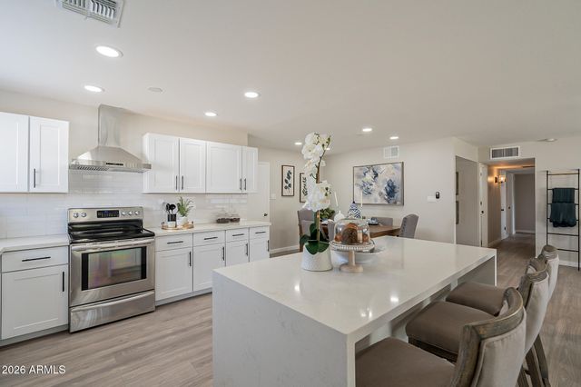3232 E EMILE ZOLA Avenue, Phoenix, AZ 85032