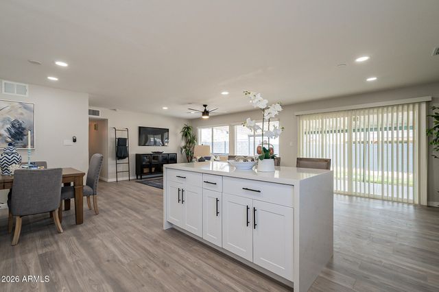 3232 E EMILE ZOLA Avenue, Phoenix, AZ 85032