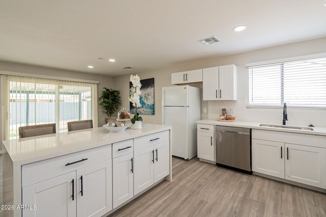 3232 E EMILE ZOLA Avenue, Phoenix, AZ 85032