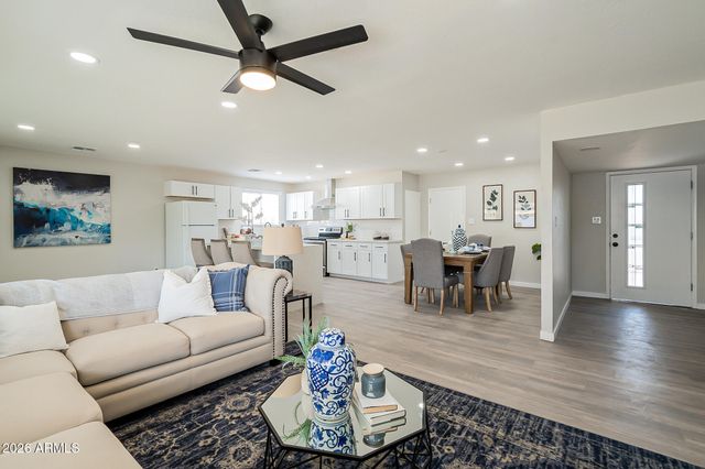 3232 E EMILE ZOLA Avenue, Phoenix, AZ 85032