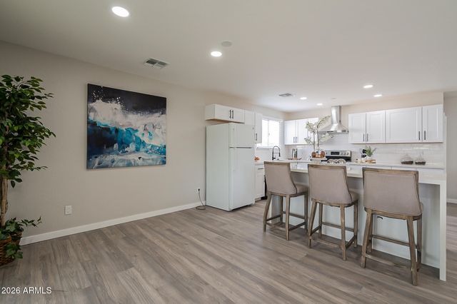 3232 E EMILE ZOLA Avenue, Phoenix, AZ 85032