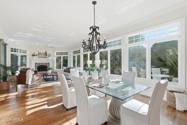 8 Queens Way, Hilton Head Island, SC 29928