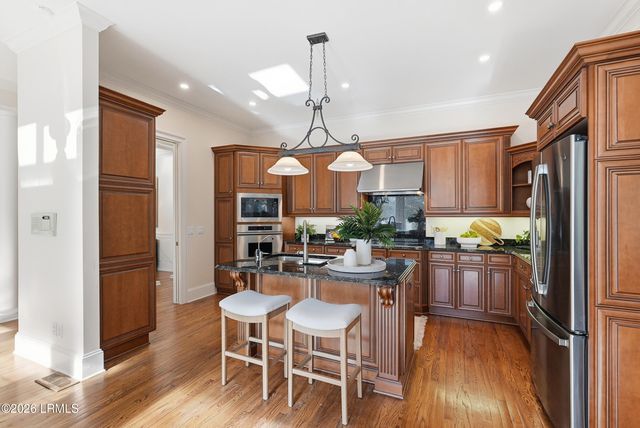 8 Queens Way, Hilton Head Island, SC 29928