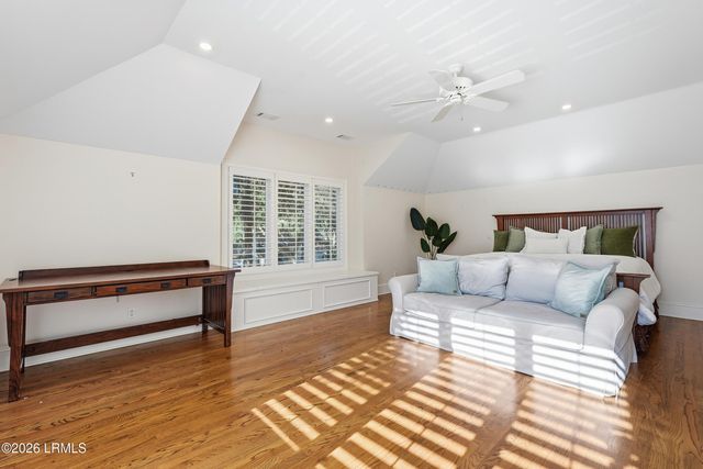 8 Queens Way, Hilton Head Island, SC 29928