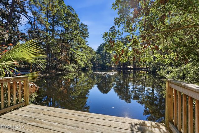 8 Queens Way, Hilton Head Island, SC 29928