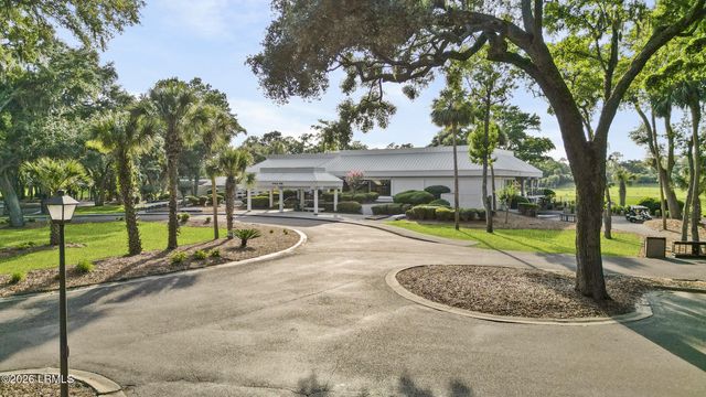 8 Queens Way, Hilton Head Island, SC 29928