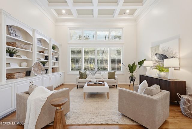 8 Queens Way, Hilton Head Island, SC 29928