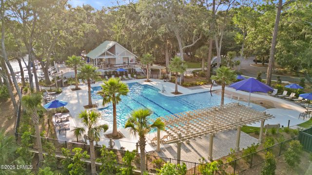 8 Queens Way, Hilton Head Island, SC 29928