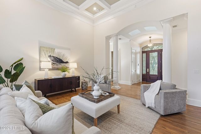 8 Queens Way, Hilton Head Island, SC 29928