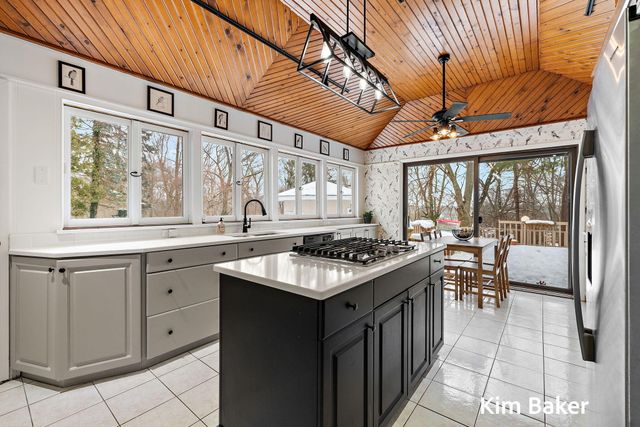 17708 Oakwood Drive, Spring Lake Twp, MI 49456