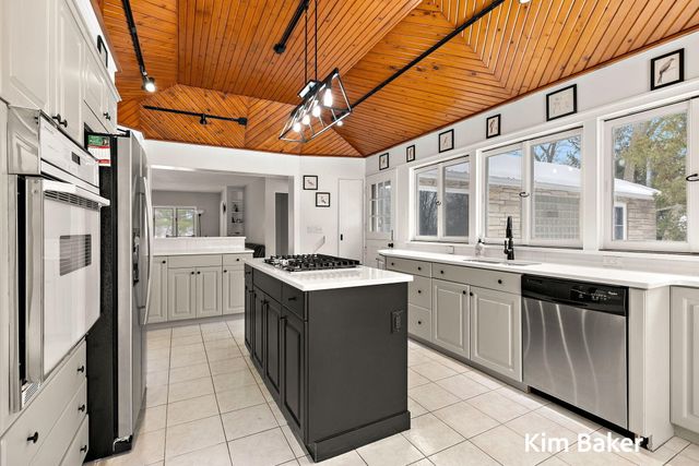 17708 Oakwood Drive, Spring Lake Twp, MI 49456