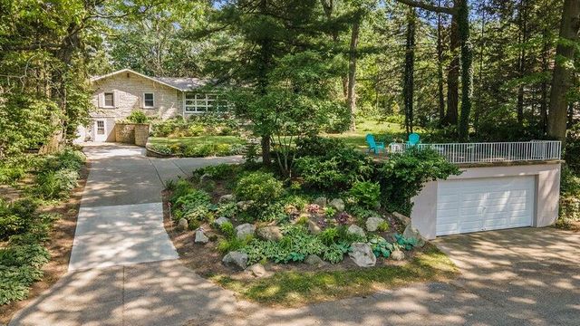 17708 Oakwood Drive, Spring Lake Twp, MI 49456