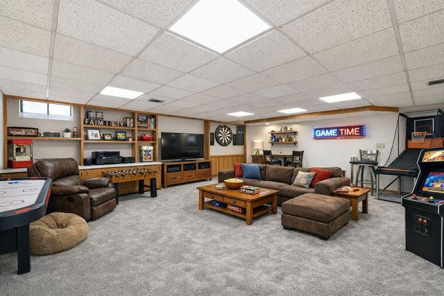 17708 Oakwood Drive, Spring Lake Twp, MI 49456