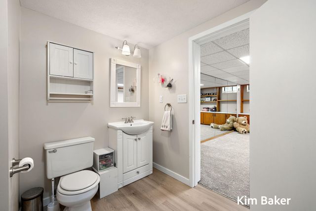 17708 Oakwood Drive, Spring Lake Twp, MI 49456