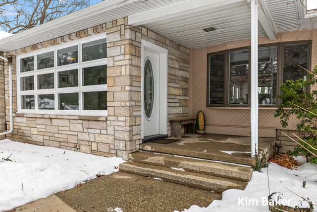 17708 Oakwood Drive, Spring Lake Twp, MI 49456