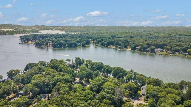 17708 Oakwood Drive, Spring Lake Twp, MI 49456