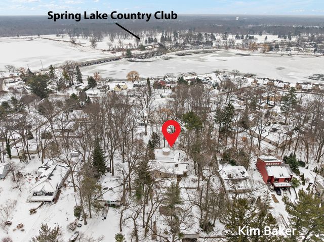 17708 Oakwood Drive, Spring Lake Twp, MI 49456