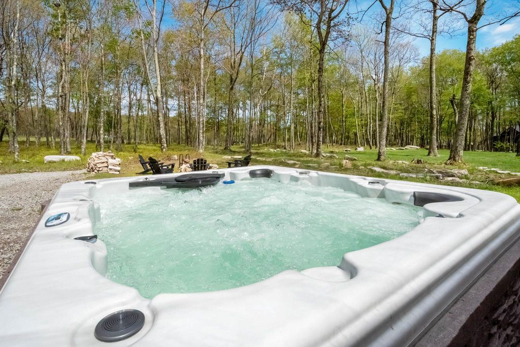 Image 14 of property listing at 454 BILTMORE RIDGE TRL, Mc Henry, MD 21541
