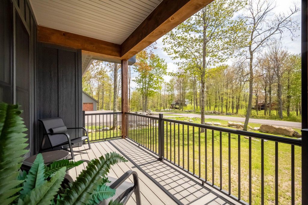 Image 16 of property listing at 454 BILTMORE RIDGE TRL, Mc Henry, MD 21541