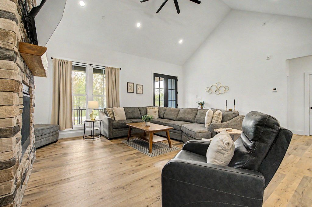 Image 28 of property listing at 454 BILTMORE RIDGE TRL, Mc Henry, MD 21541