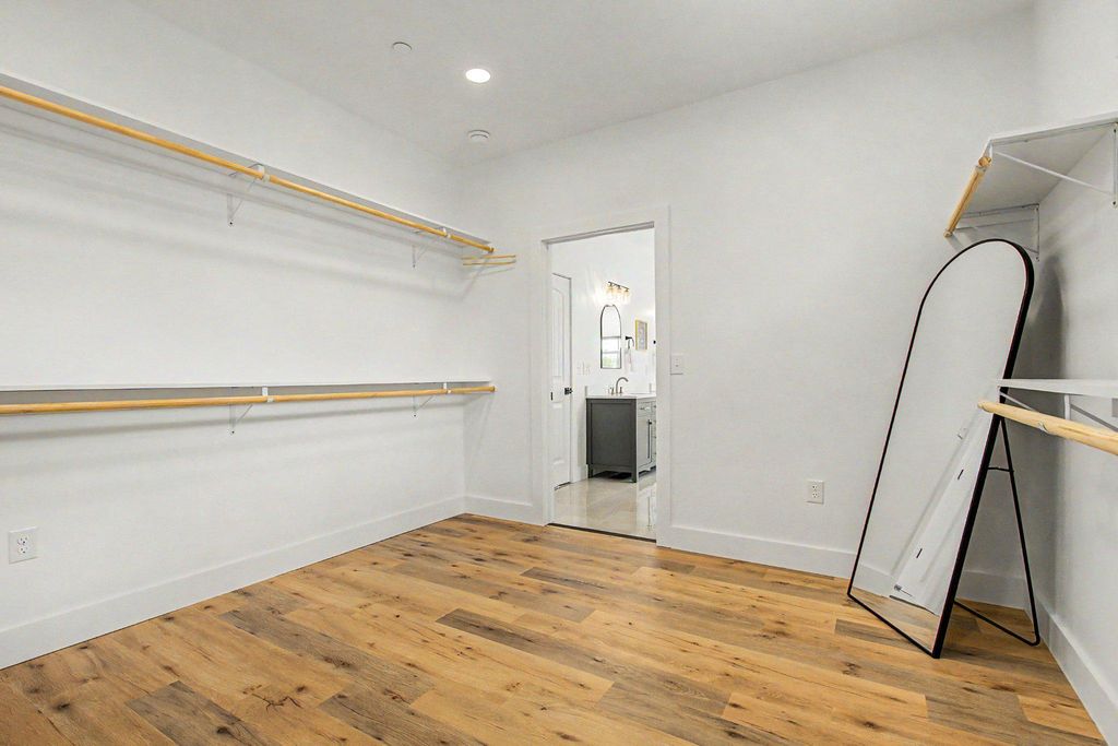Image 40 of property listing at 454 BILTMORE RIDGE TRL, Mc Henry, MD 21541