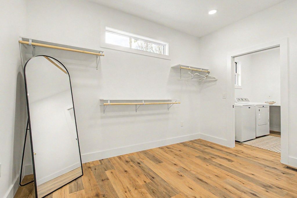 Image 41 of property listing at 454 BILTMORE RIDGE TRL, Mc Henry, MD 21541