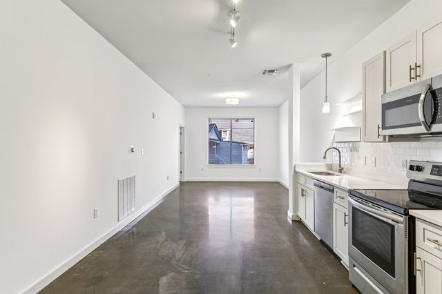 1900 12th Ave S Apt 205, Nashville, TN 37203