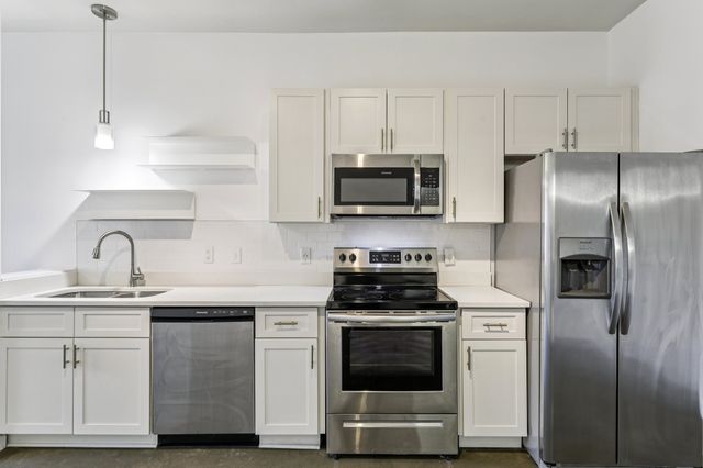 1900 12th Ave S Apt 205, Nashville, TN 37203
