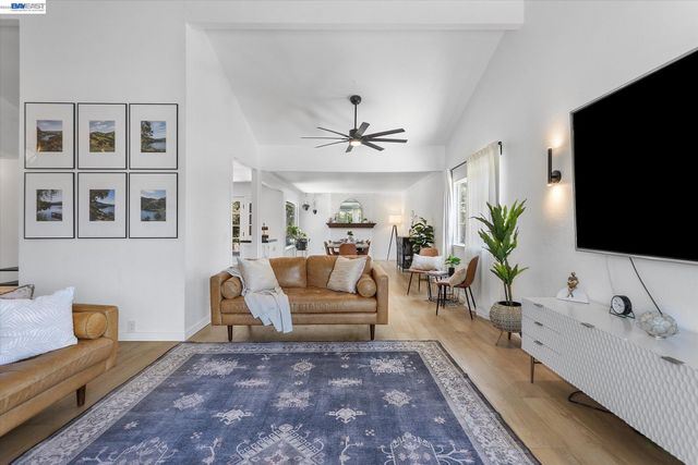 5736 Medallion Ct, Castro Valley, CA 94552