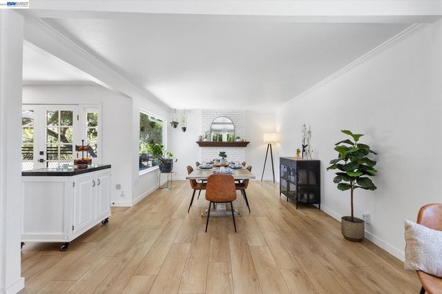 5736 Medallion Ct, Castro Valley, CA 94552