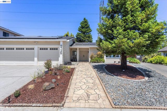 5736 Medallion Ct, Castro Valley, CA 94552