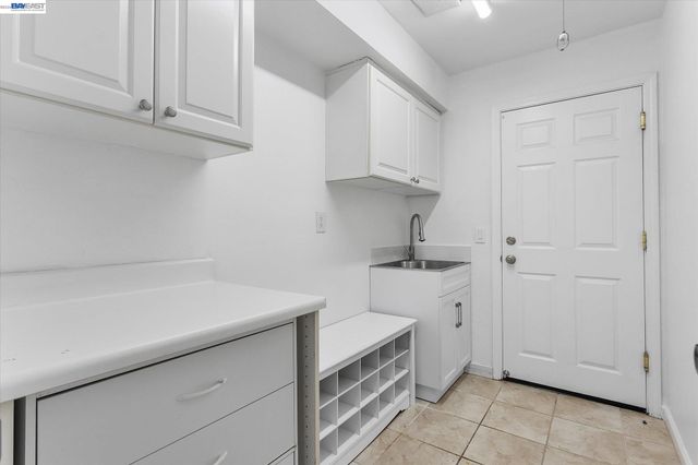 5736 Medallion Ct, Castro Valley, CA 94552