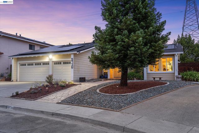 5736 Medallion Ct, Castro Valley, CA 94552