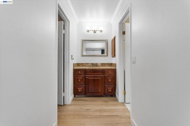 5736 Medallion Ct, Castro Valley, CA 94552