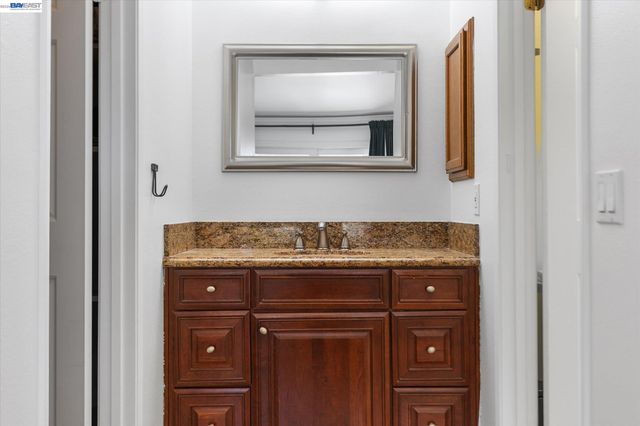 5736 Medallion Ct, Castro Valley, CA 94552