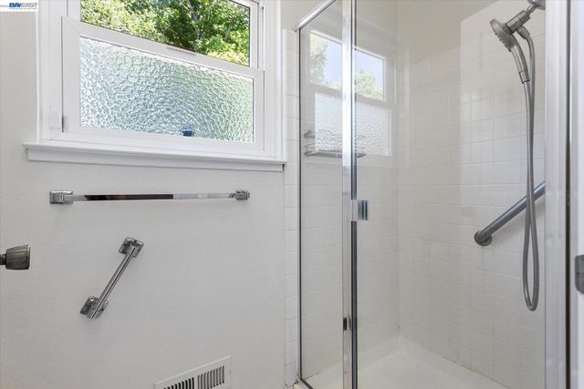 5736 Medallion Ct, Castro Valley, CA 94552