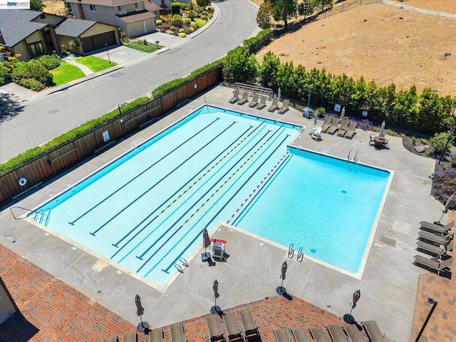 5736 Medallion Ct, Castro Valley, CA 94552