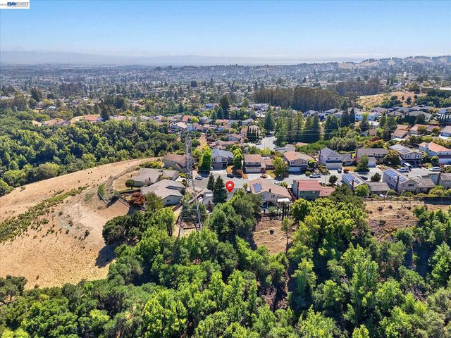5736 Medallion Ct, Castro Valley, CA 94552