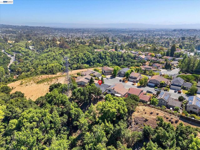 5736 Medallion Ct, Castro Valley, CA 94552