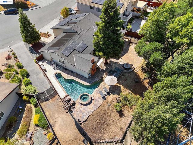 5736 Medallion Ct, Castro Valley, CA 94552