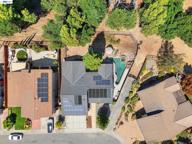 5736 Medallion Ct, Castro Valley, CA 94552